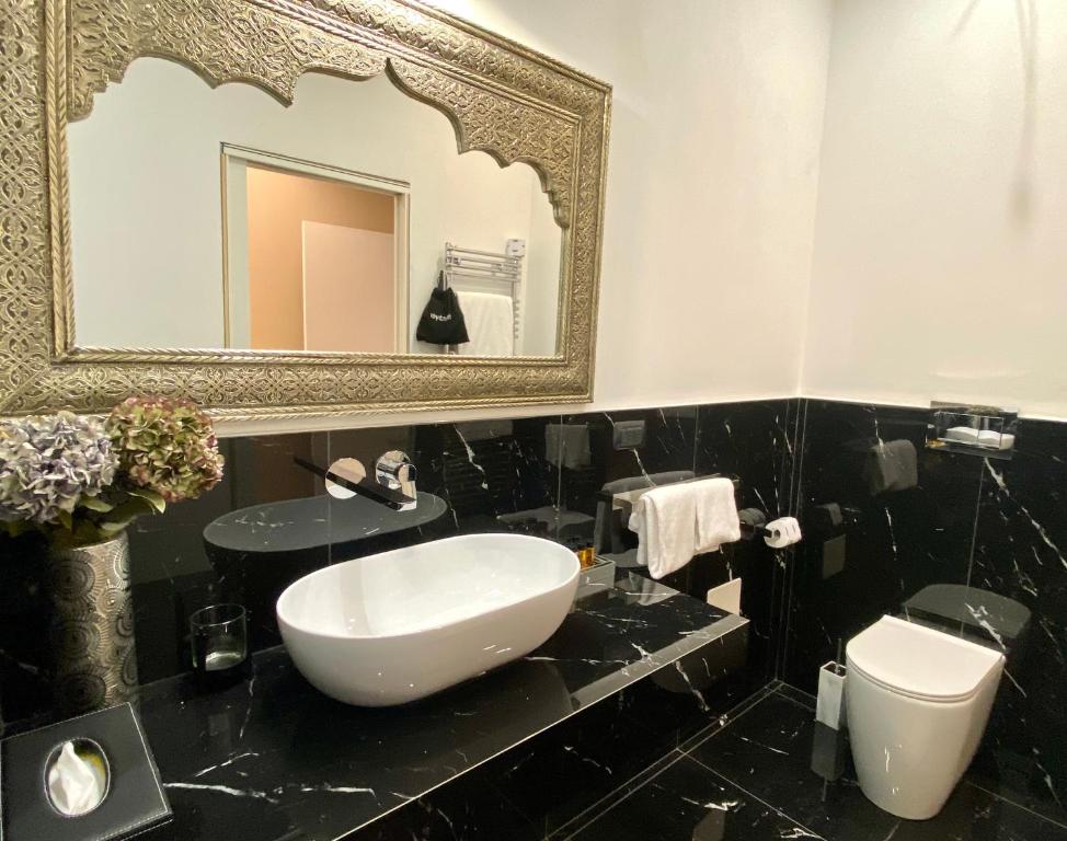 INTOMILAN Galleria Duomo I Boutique & Design Aparthotel - Resim 42