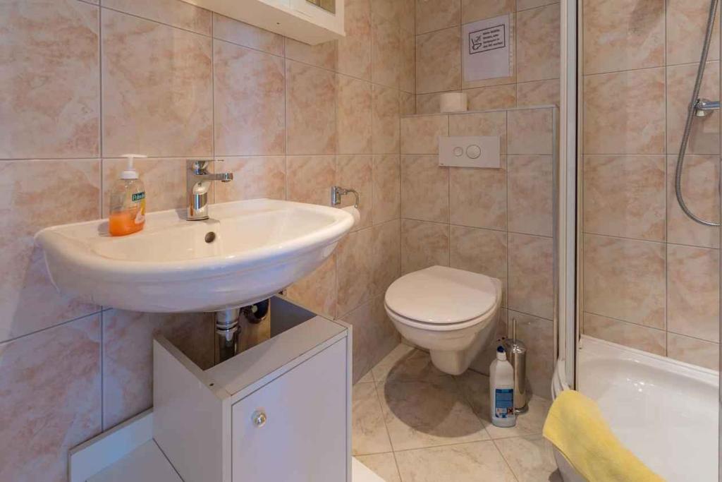 Koupelna v ubytování Three-Bedroom Holiday Home in Crikvenica II