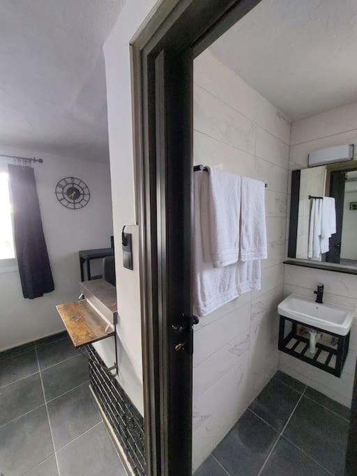 A bathroom at Casa di Angelo