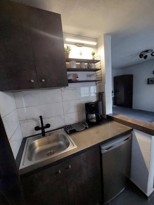 A kitchen or kitchenette at Casa di Angelo