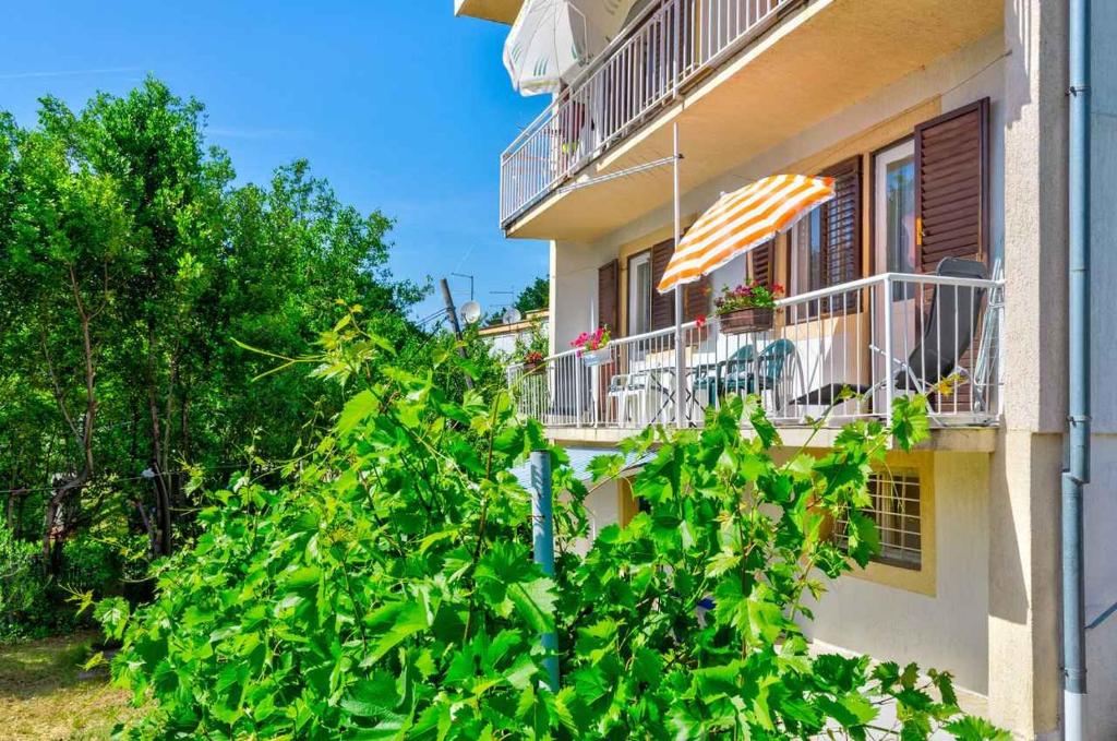 Balkón alebo terasa v ubytovaní Apartment in Selce 39200