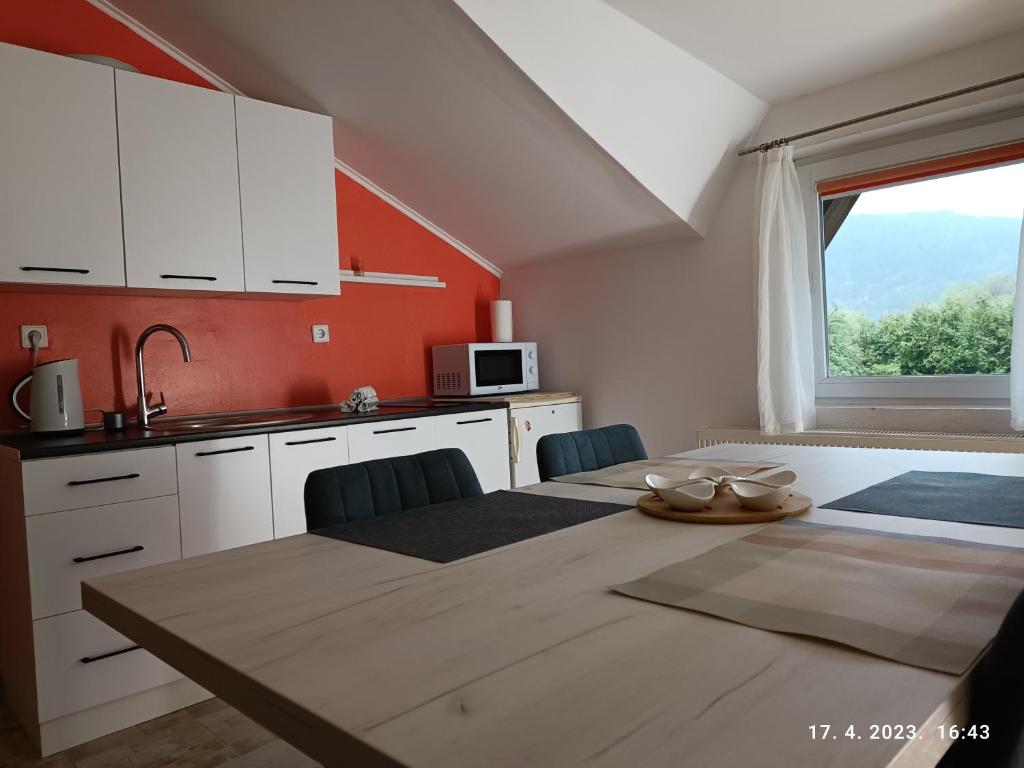 Kuchyň nebo kuchyňský kout v ubytování Villa Nana
