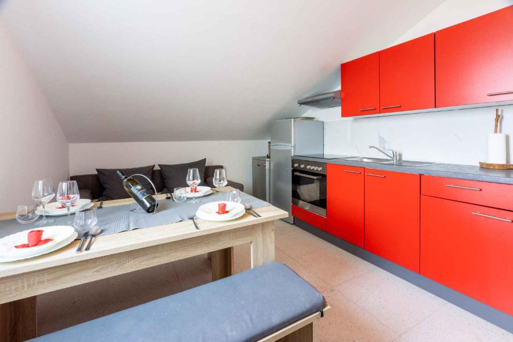 Kuchyň nebo kuchyňský kout v ubytování Apartment in Grizane 5610