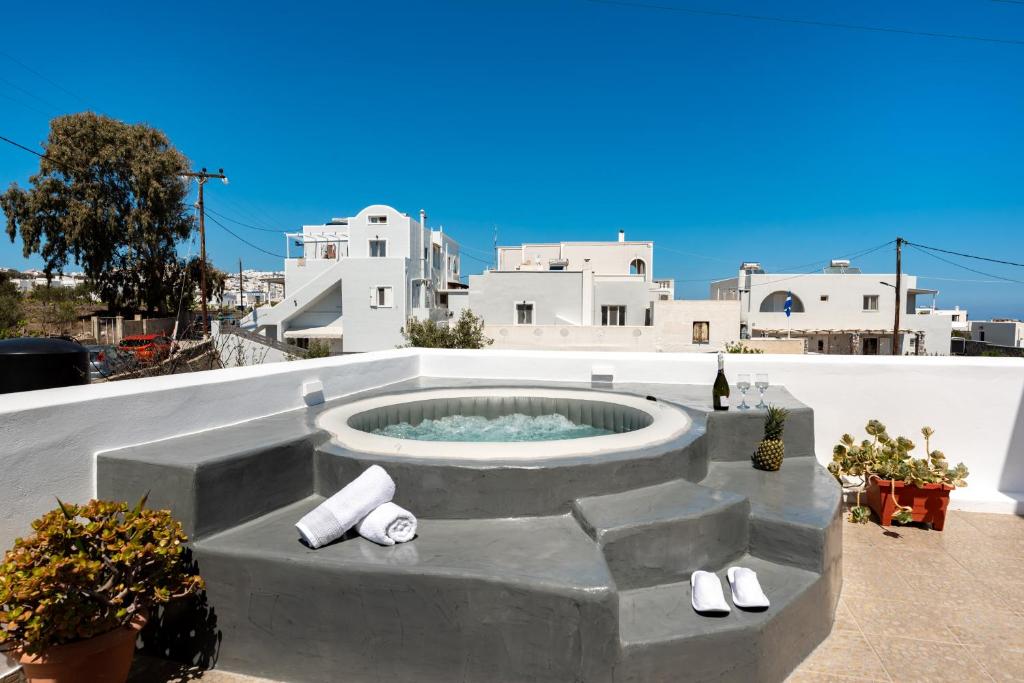 Aerenia Luxury Suites - 19