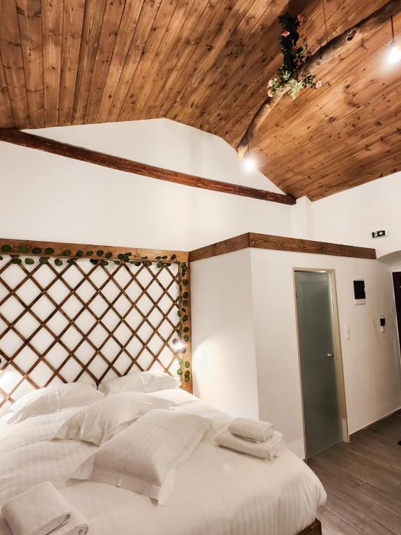 Postel nebo postele na pokoji v ubytování Èlia Luxury Rooms
