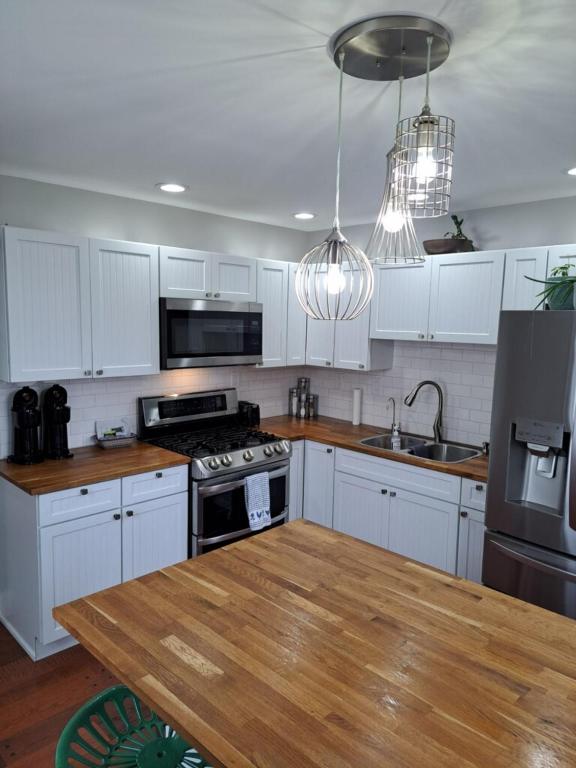 Main Street home near Starved Rock and Downtown Ottawa - Villa De Luxe