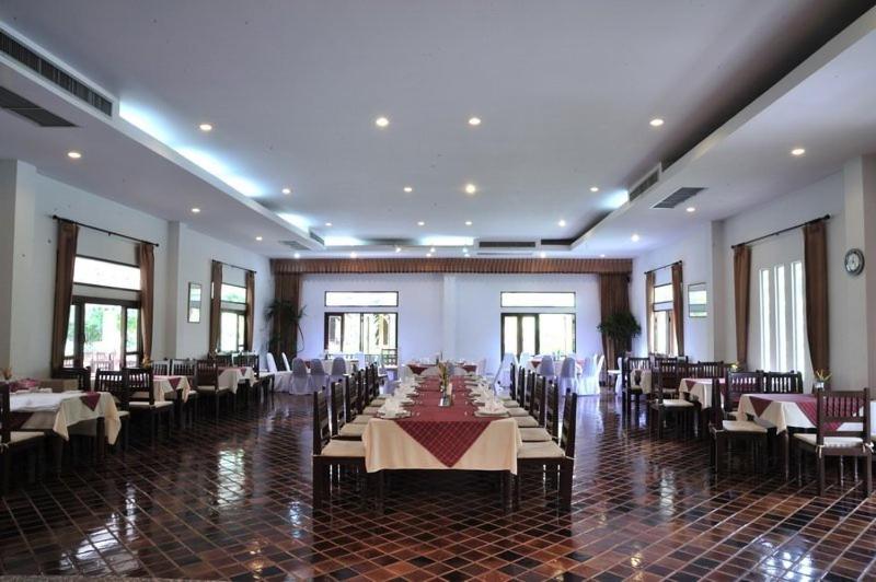 Restaurace v ubytování Teak Garden Resort, Chiang Rai