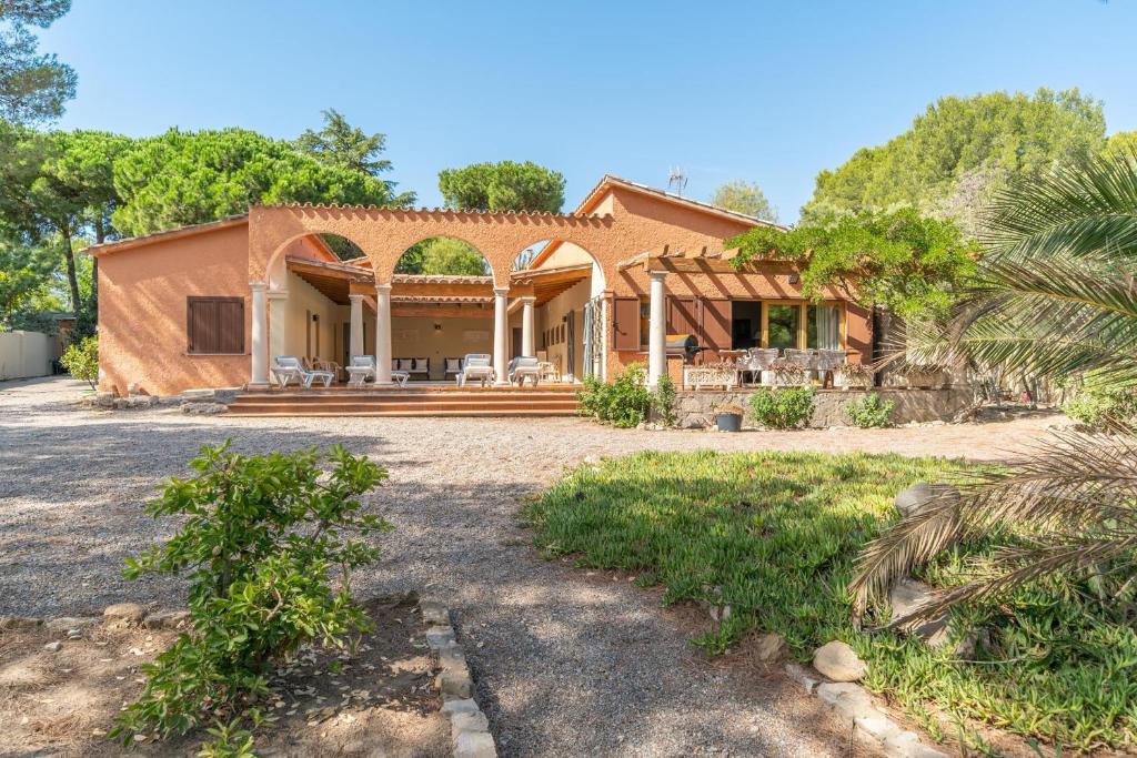 Fotografie z fotogalerie ubytování Villa Stephanie v destinaci L'Escala