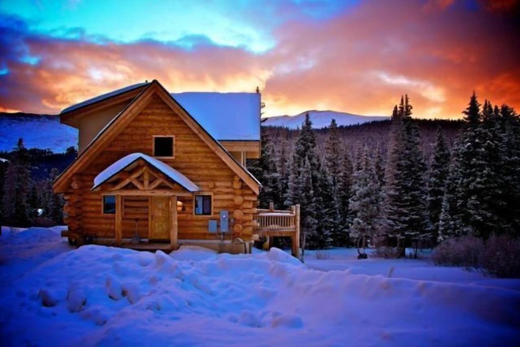 Classic Breckenridge Cabin with Modern Amenities and Million Views