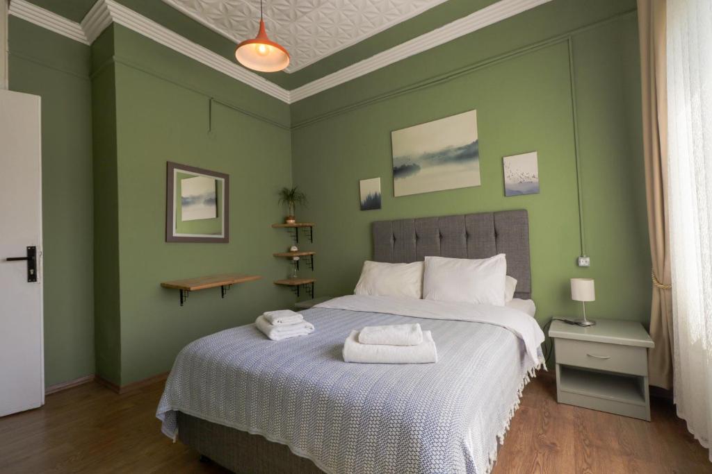 Postel nebo postele na pokoji v ubytování Gold Coast Hostel