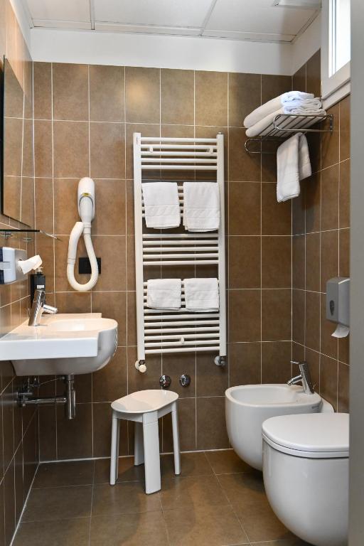 Koupelna v ubytování Hotel Eden