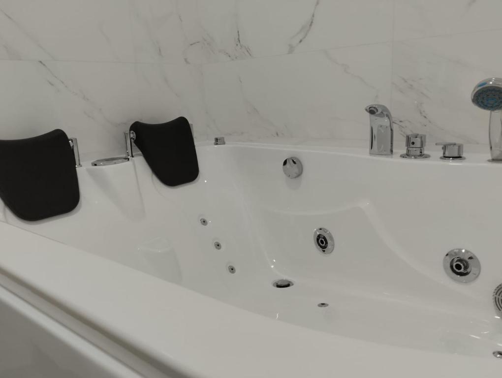 Mini Estudio JACUZZI DOBLE SEVILLA 