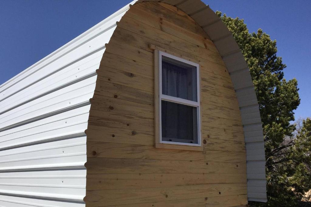 Western Covered Wagon - Tent