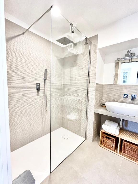A bathroom at TRASTEVERE URBAN SUITE