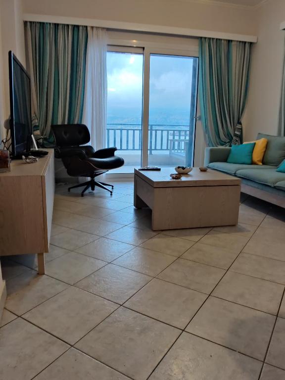TV a/nebo společenská místnost v ubytování Sea view