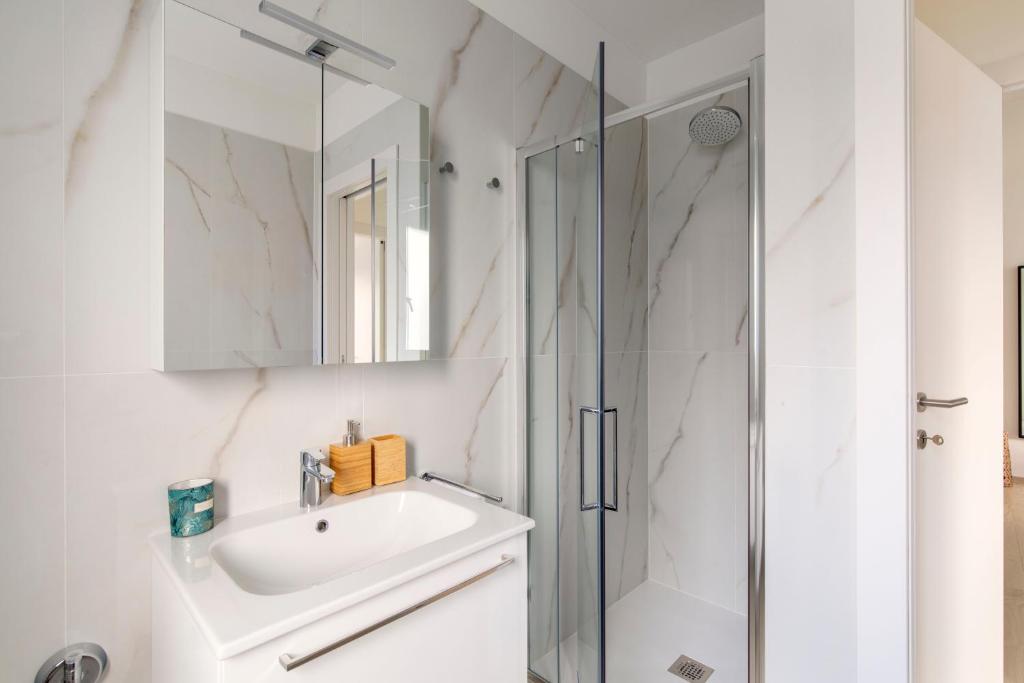 Lugano Superior Suites - Free Parking - Resim 44