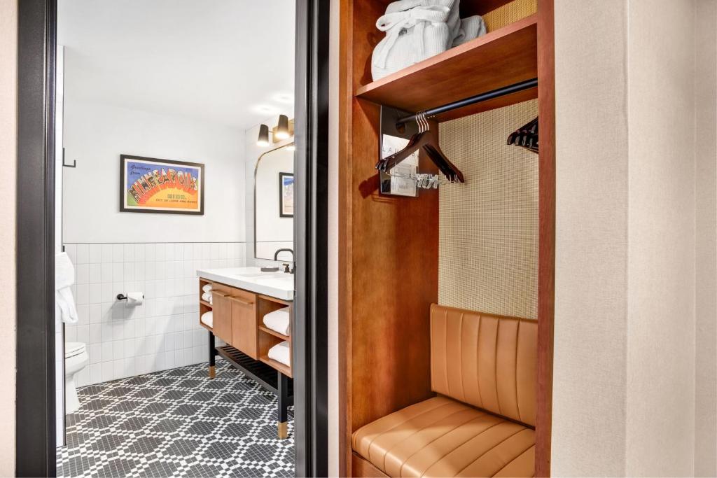Hotel Indigo - Minneapolis Downtown by IHG photo