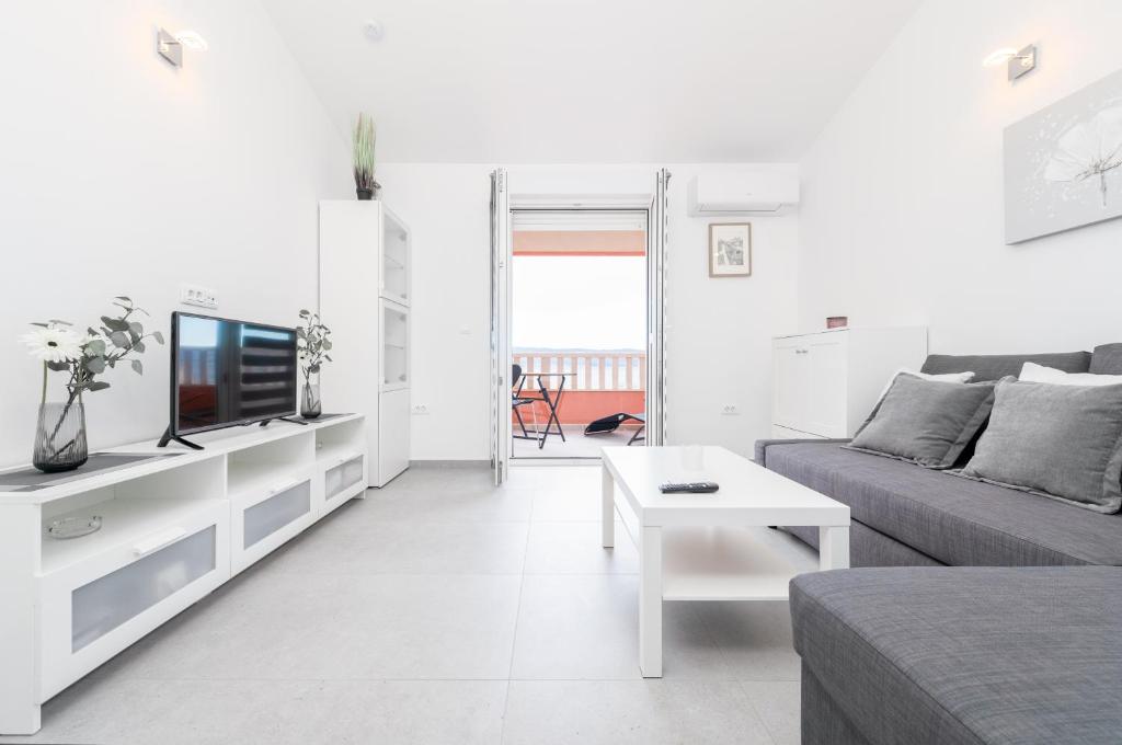 Μια τηλεόραση ή/και κέντρο ψυχαγωγίας στο Apartments Matea