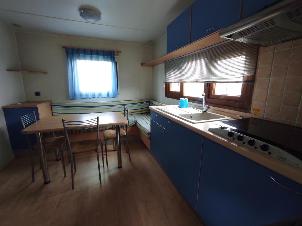 Kuchyň nebo kuchyňský kout v ubytování L'Oasi di Lulu'