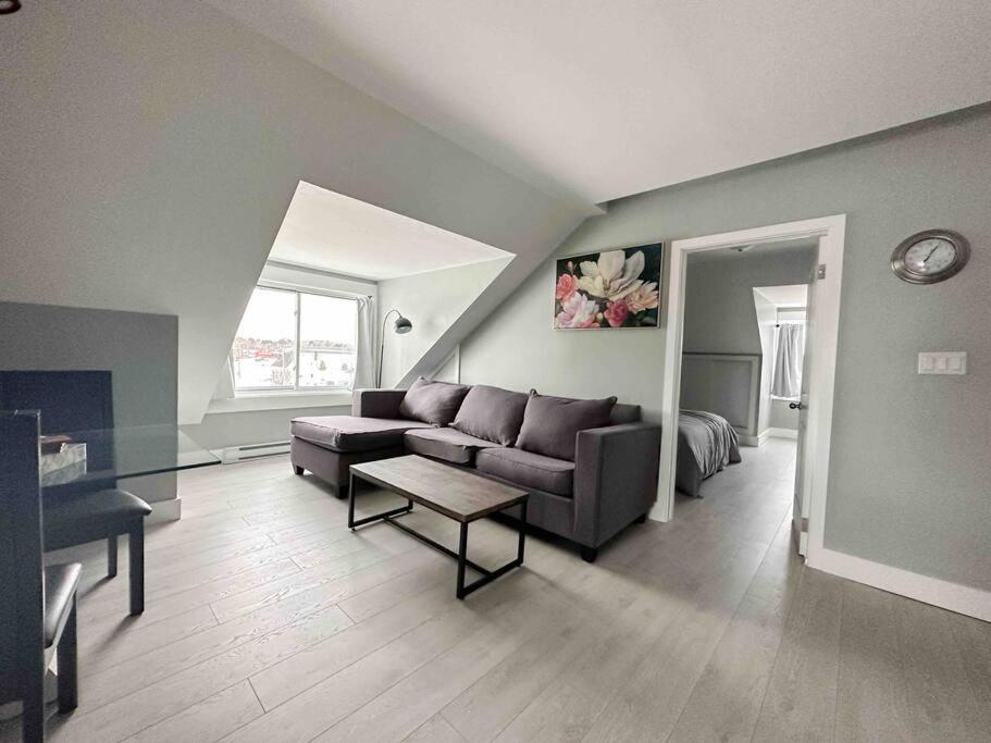 Unique modern luxury 2 bedroom apartment rental, Chapleau (updated