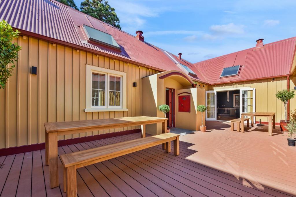 Hardy Street School House - Resim 19