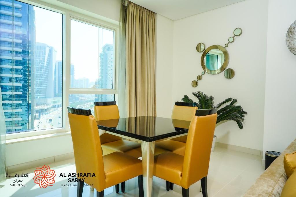 Fotografie z fotogalerie ubytování Alashrafia Saray - Fabulous 1BR in Canal Views v Dubaji
