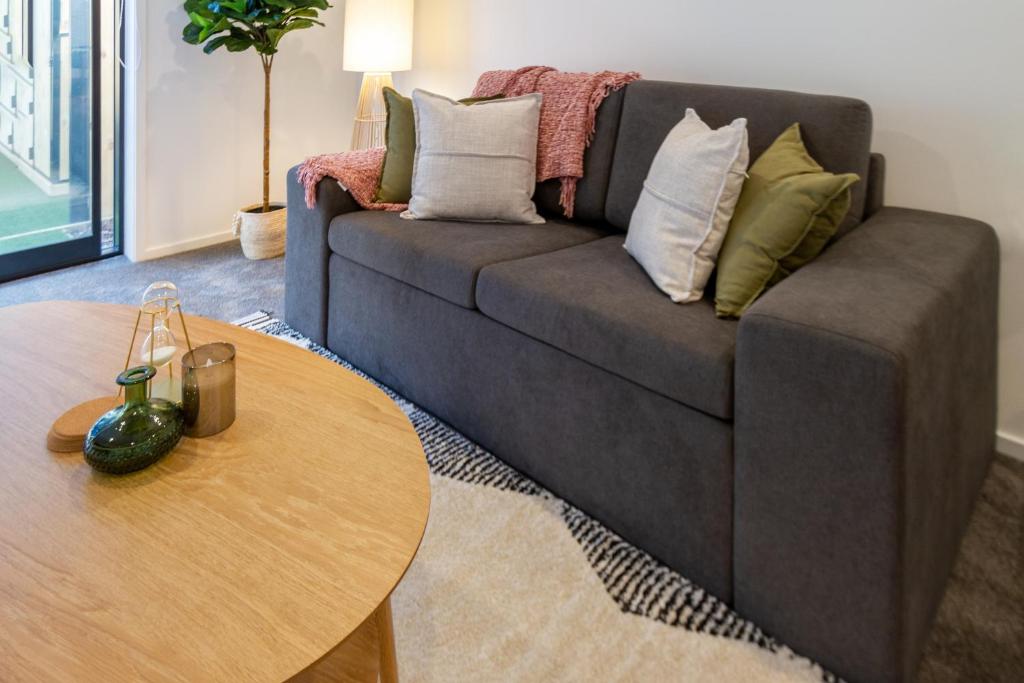 Indulge in Christchurch Hagley Park 2 bed 2 bath - Resim 9