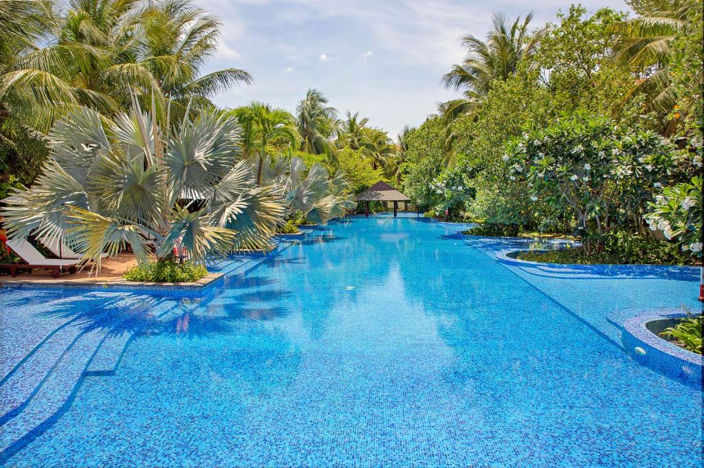Bazén v ubytování Danang Pool Villas Resort & Spa My Khe Beach nebo v jeho okolí