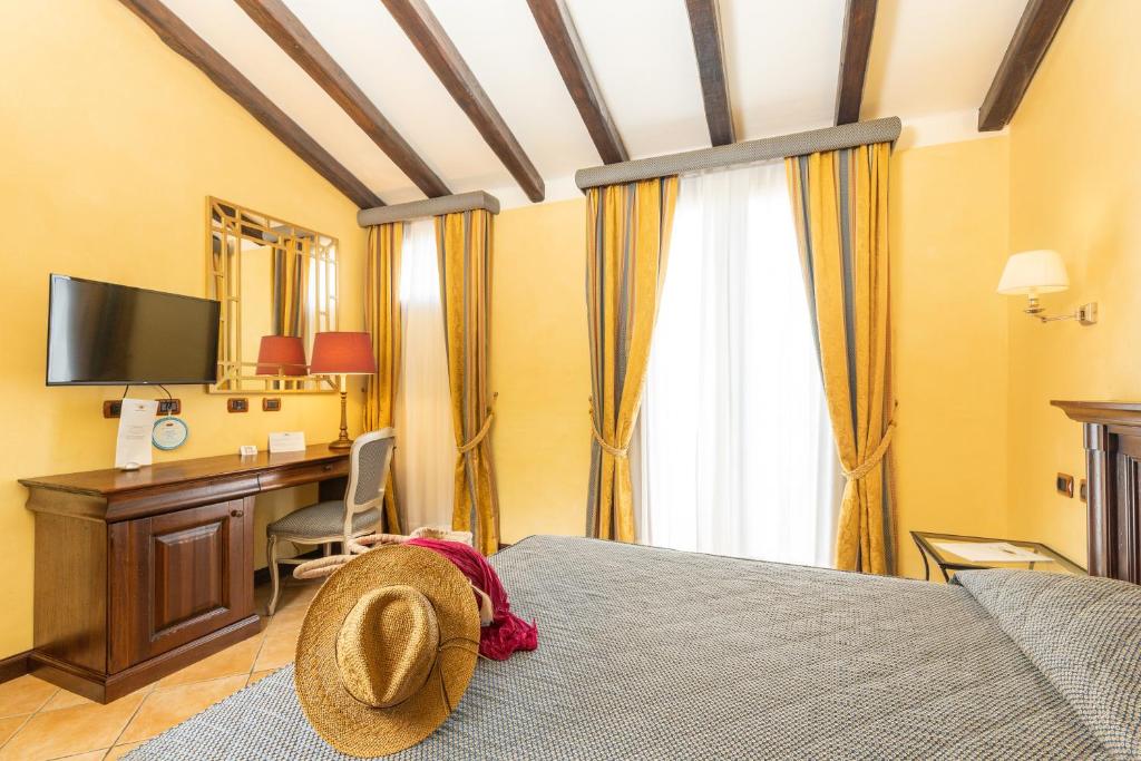 Телевизор и/или развлекательный центр в Hotel Arbatasar