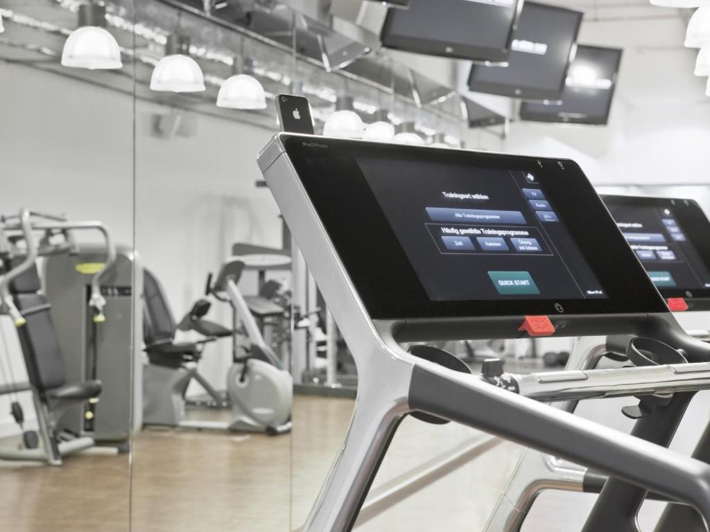 Fitness centrum a/nebo fitness zařízení v ubytování DORMERO Hotel Hannover