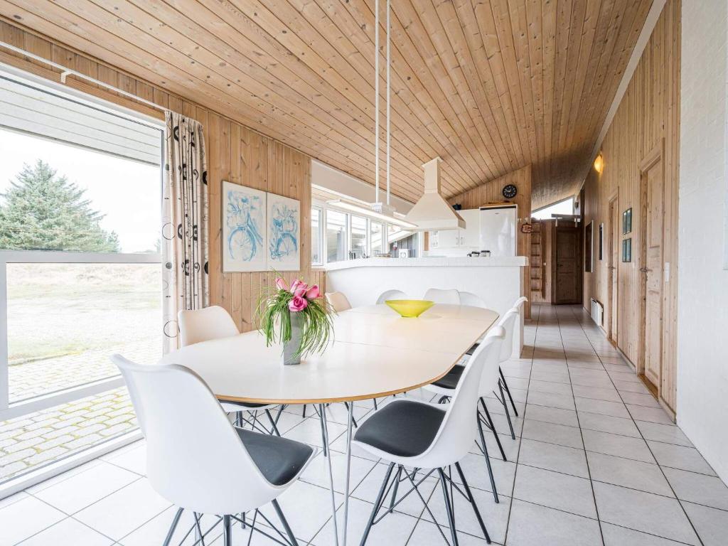 Fotografie z fotogalerie ubytování Holiday home Henne CVII v destinaci Henne Strand