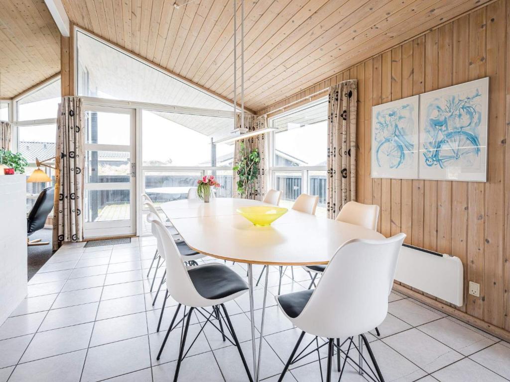 Fotografie z fotogalerie ubytování Holiday home Henne CVII v destinaci Henne Strand