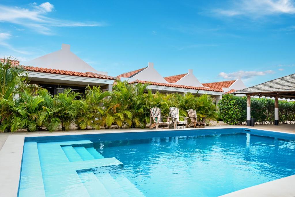 Bazén v ubytování Kura Kabana by Boutique Bonaire Unique Resorts nebo v jeho okolí