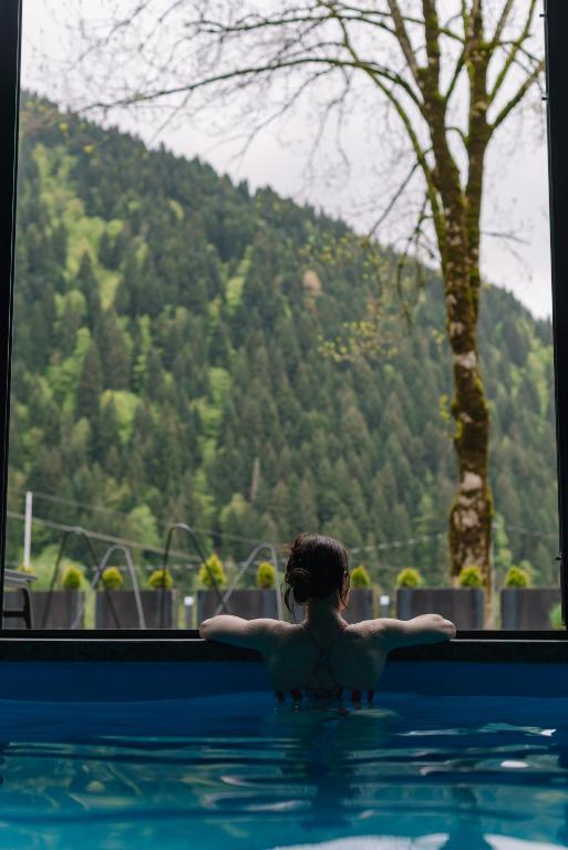 Nespecifikovaný výhled na hory nebo výhled na hory při pohledu z hotelu
