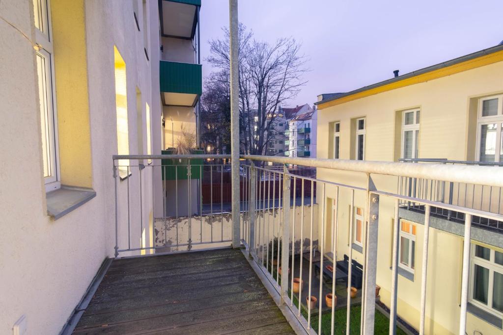 Balkon ili terasa u objektu Balkon, Waschmaschine, TV, Einzelbetten, nahe Völkerschlachtsdenkmal