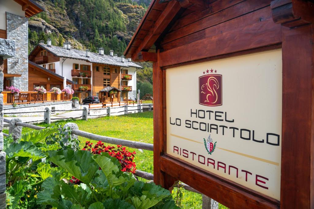 Certifikát, hodnocení, plakát nebo jiný dokument vystavený v ubytování Lo Scoiattolo Hotel