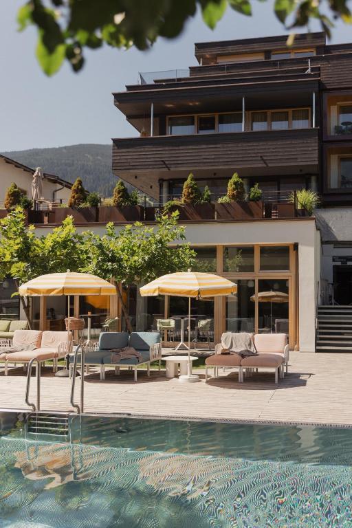 Bazén v ubytování Mari Pop Hotel nebo v jeho okolí
