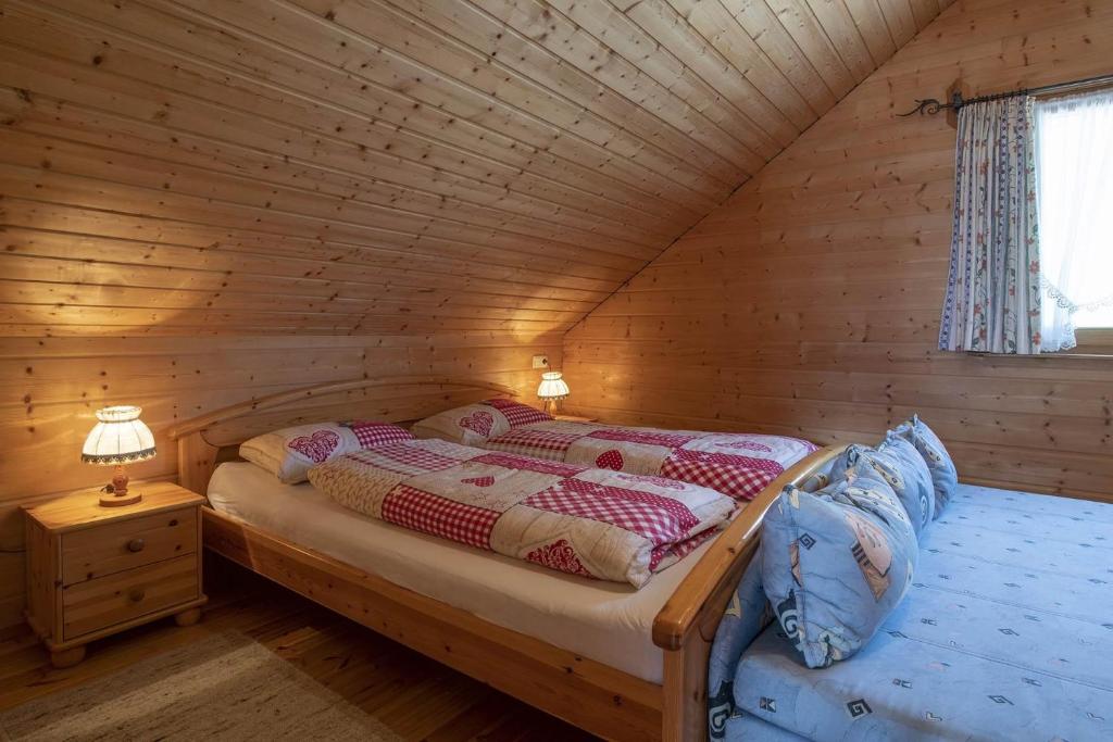 Posteľ alebo postele v izbe v ubytovaní Haus Monika Silvrettablick