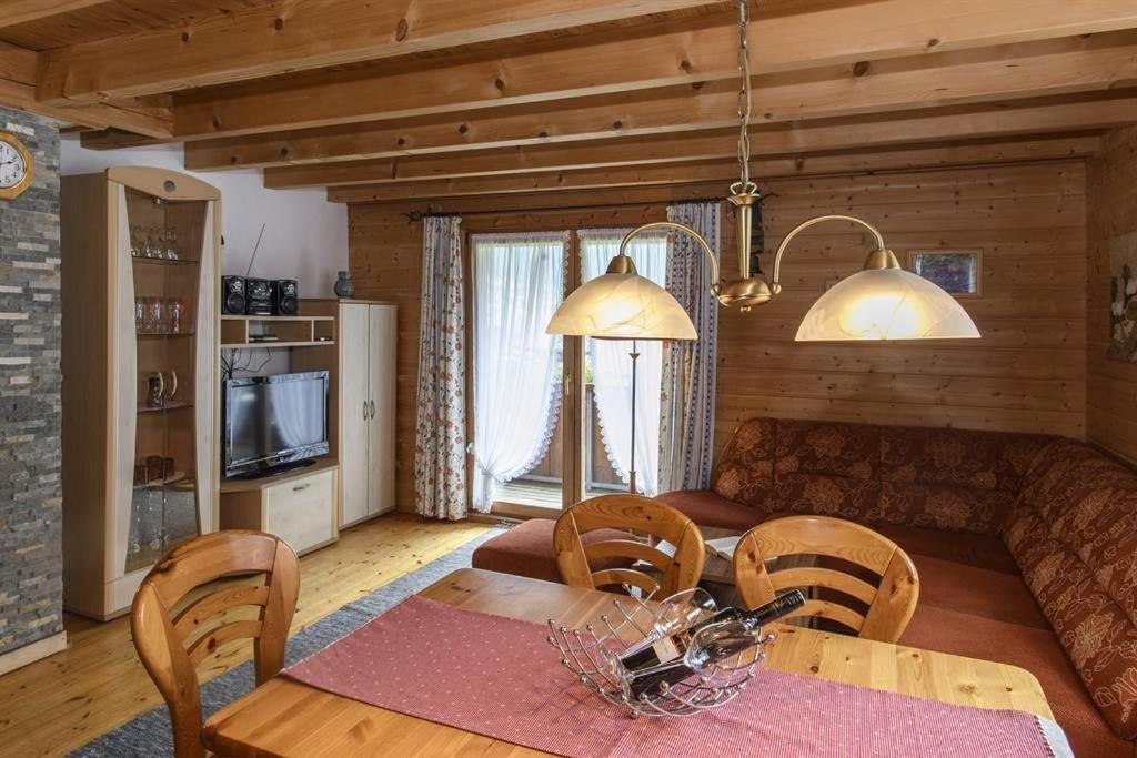 Kuchyňa alebo kuchynka v ubytovaní Haus Monika Silvrettablick