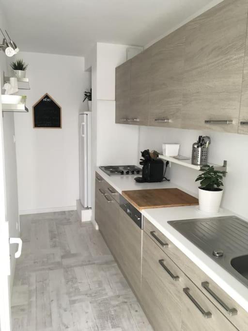 Kuchnia lub aneks kuchenny w obiekcie Appartement T3 proche de la mer