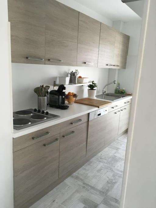 Kuchnia lub aneks kuchenny w obiekcie Appartement T3 proche de la mer
