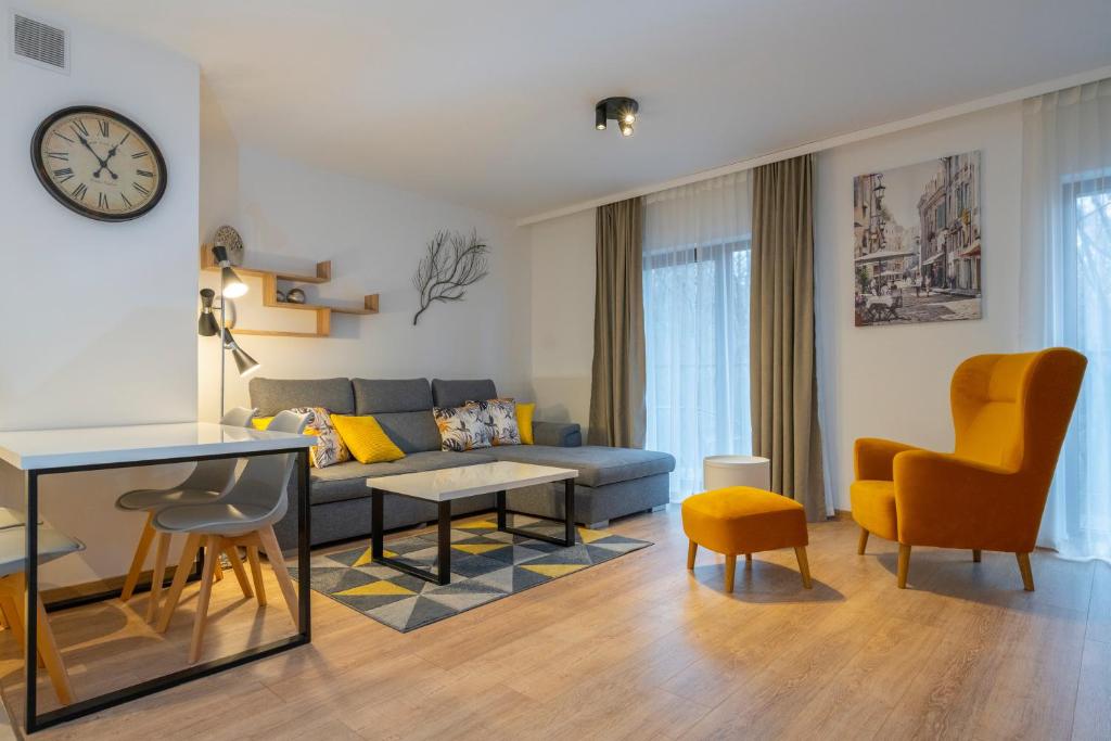 Posezení v ubytování RentPlanet - Apartamenty Górna Resorts