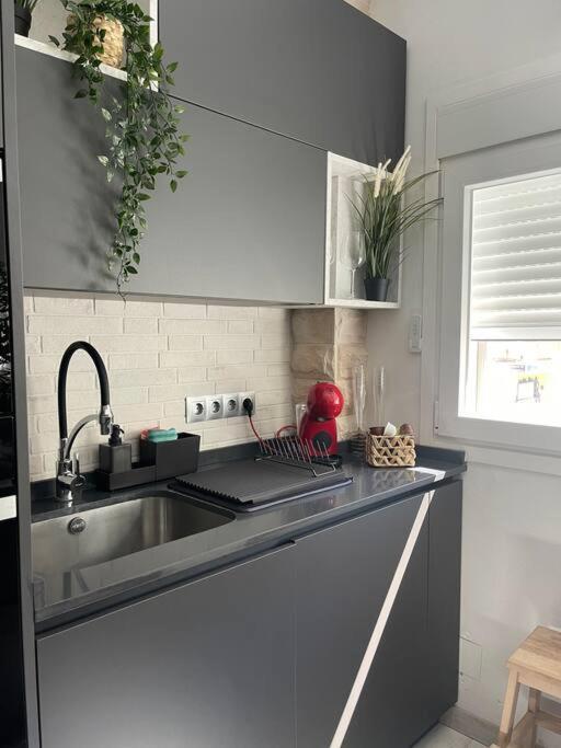 Kuchyň nebo kuchyňský kout v ubytování CASA MAUI