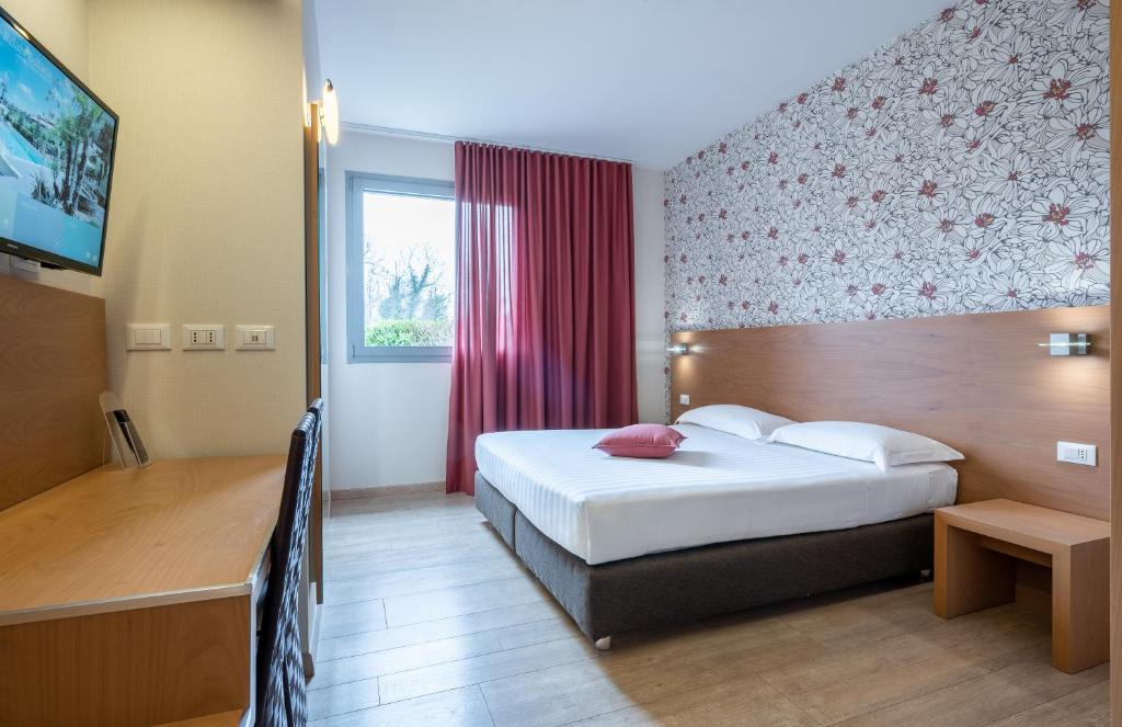 
Standard Double or Twin Room
