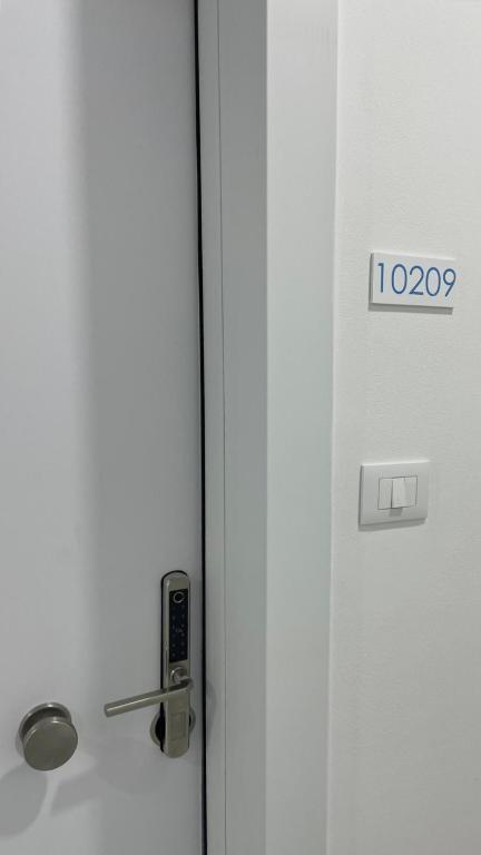 NEW Brilant Apartment - Imazhi 9