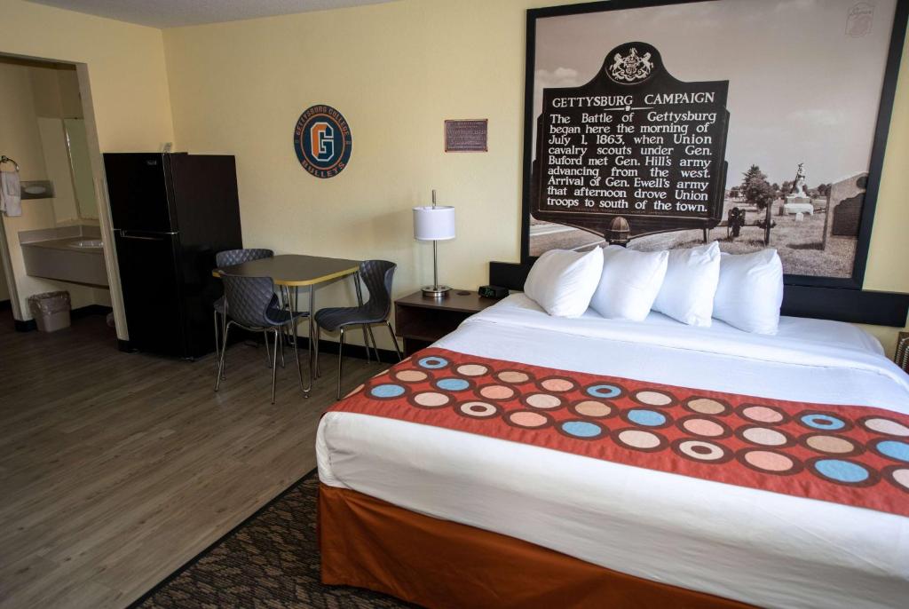 Postel nebo postele na pokoji v ubytování Super 8 by Wyndham Gettysburg
