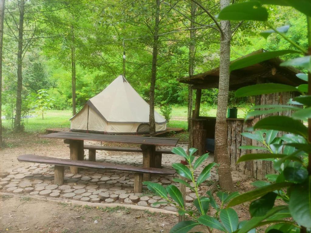 Robinson camp Kupa - Juratoviki brig, Netreti (updated prices 2026)