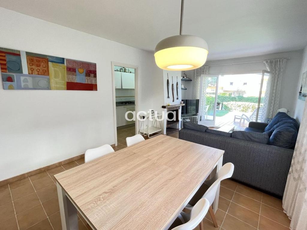 Posedenie v ubytovaní Residencial S´Agaro Bajos Dcha