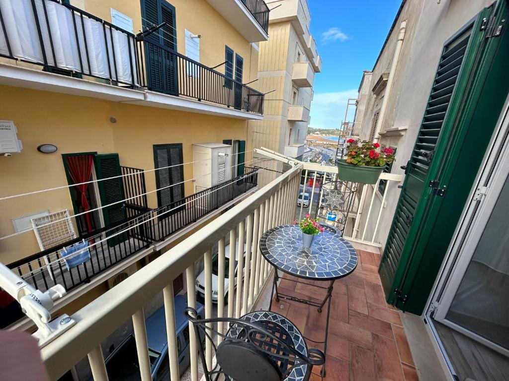 A balcony or terrace at Casa da Angela 2