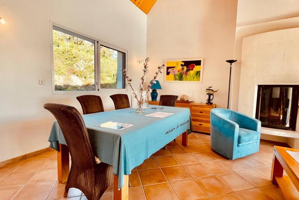 Posedenie v ubytovaní Les agapanthes - vue mer